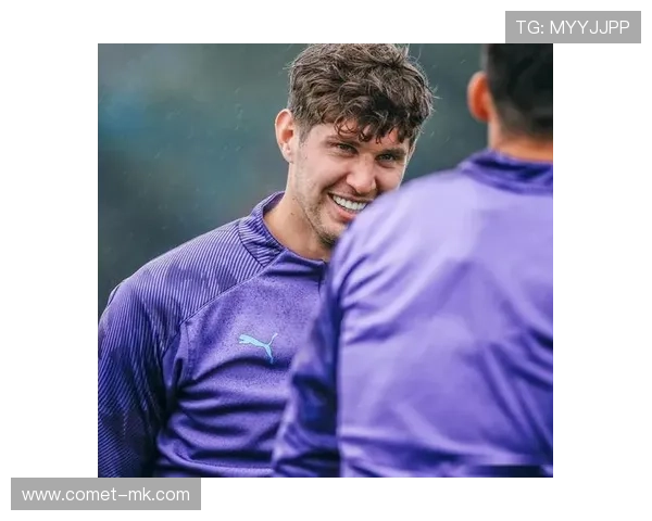 斯通斯曼城表现稳健，防守端成球队中流砥柱